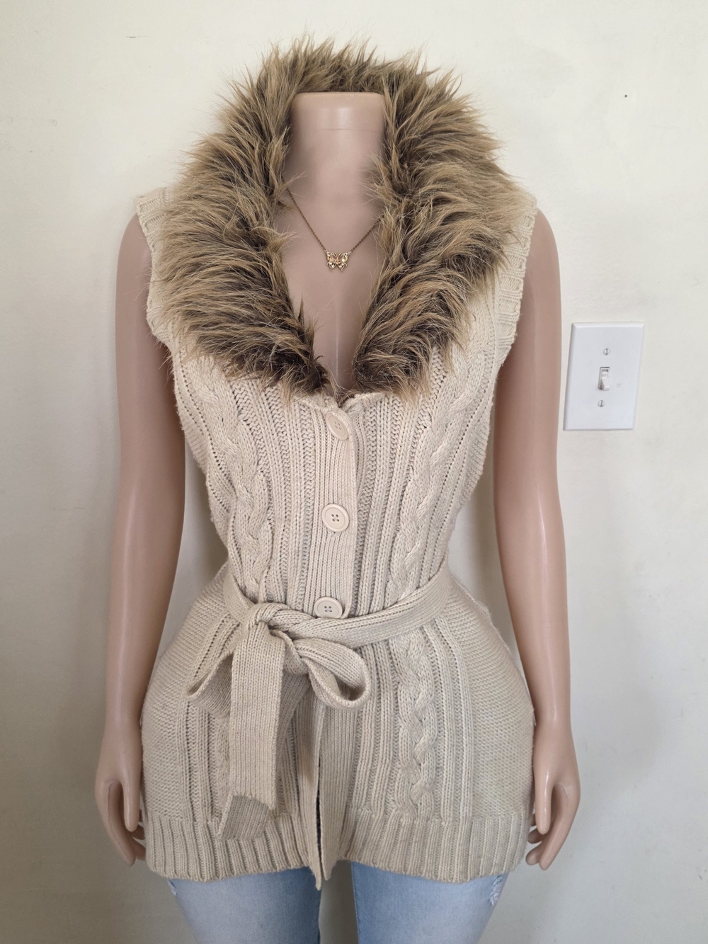 croft & barrow Cream Cable Knit Faux Fur Collar Sleeveless Cardigan